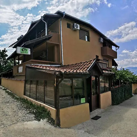 Bali Petrich 3*