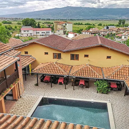 Къща за гости Bali Petrich 3*