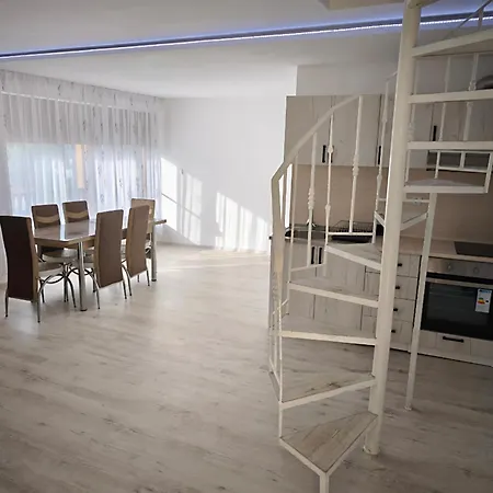 Bali Petrich Къща за гости 3*