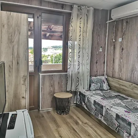 Bali Petrich 3*